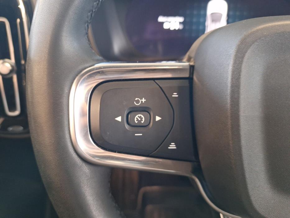 VOLVO C40 2023