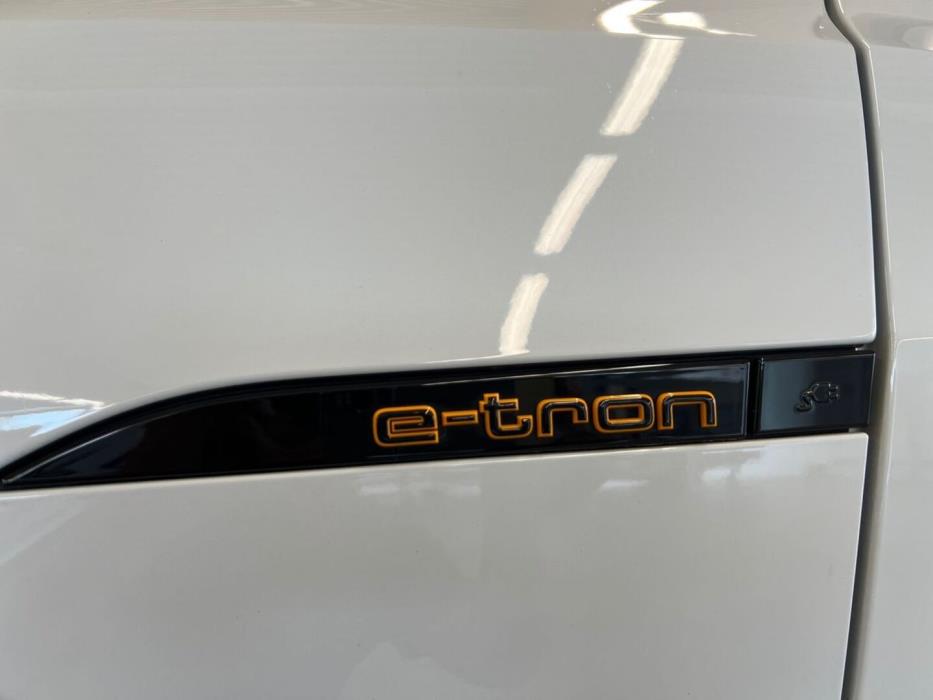 AUDI e-tron 2023