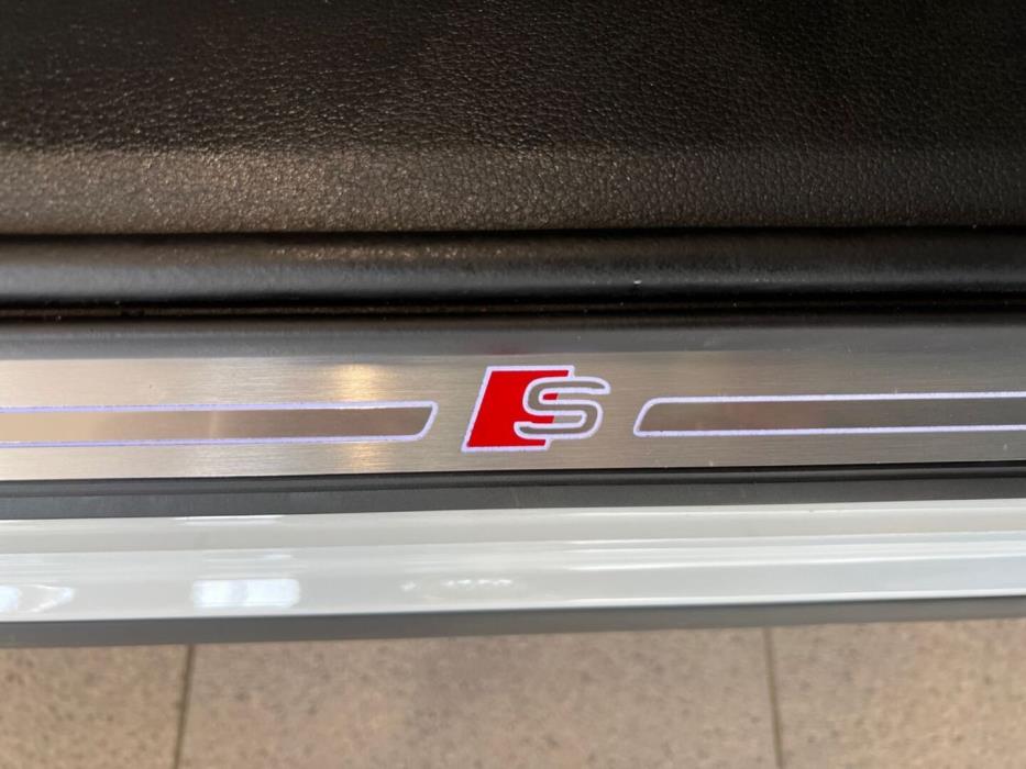 AUDI e-tron 2023