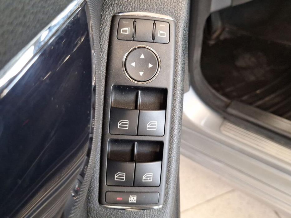 MERCEDES-BENZ C 2009