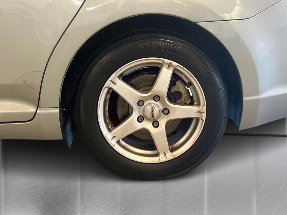 TOYOTA Avensis 2009