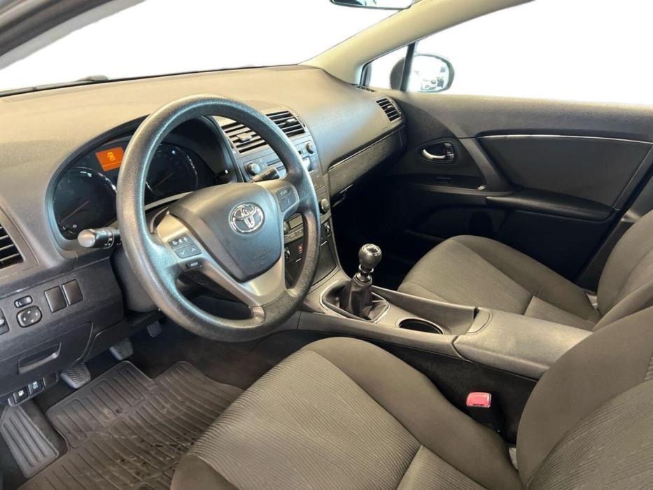 TOYOTA Avensis 2009