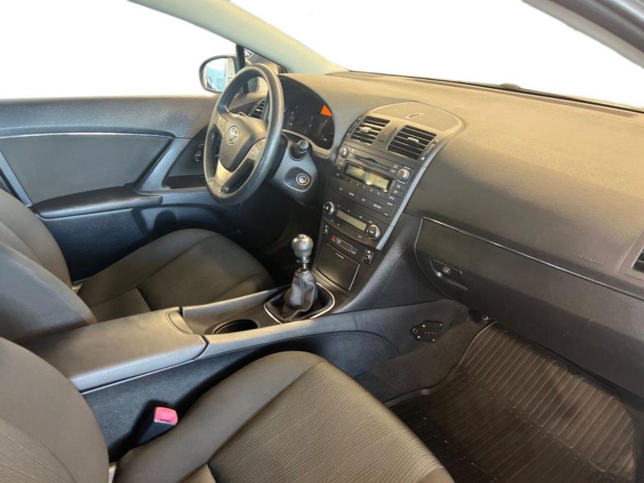 TOYOTA Avensis 2009