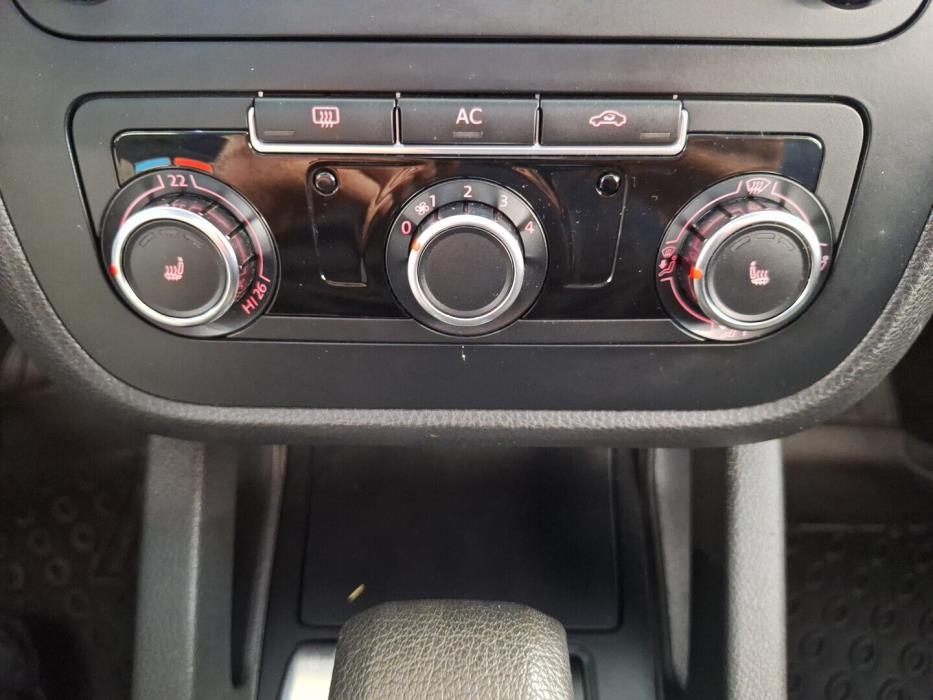 VOLKSWAGEN Jetta 2009