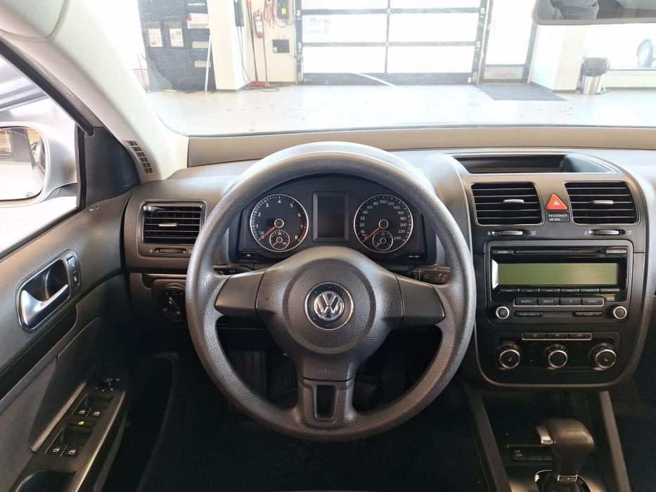 VOLKSWAGEN Jetta 2009