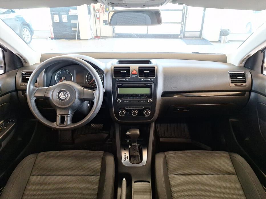 VOLKSWAGEN Jetta 2009