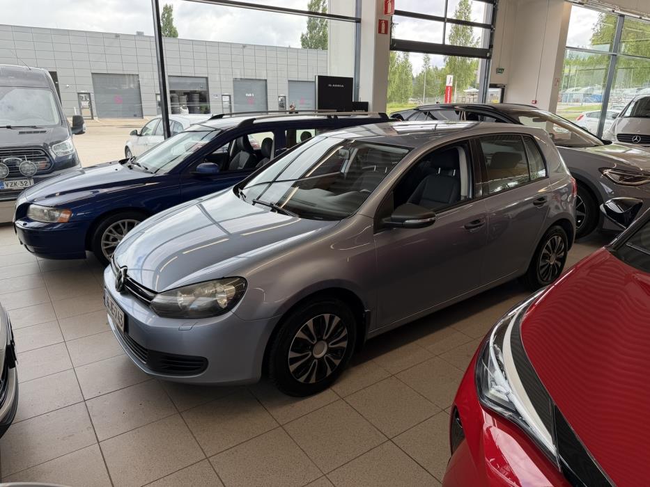 VOLKSWAGEN Golf 2010