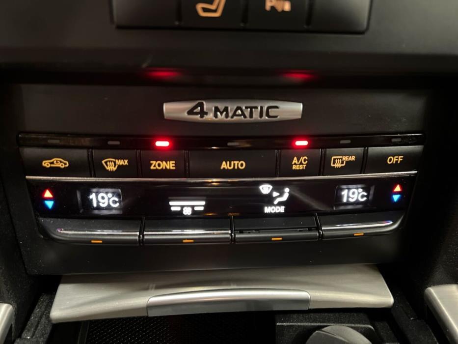 MERCEDES-BENZ E 2010