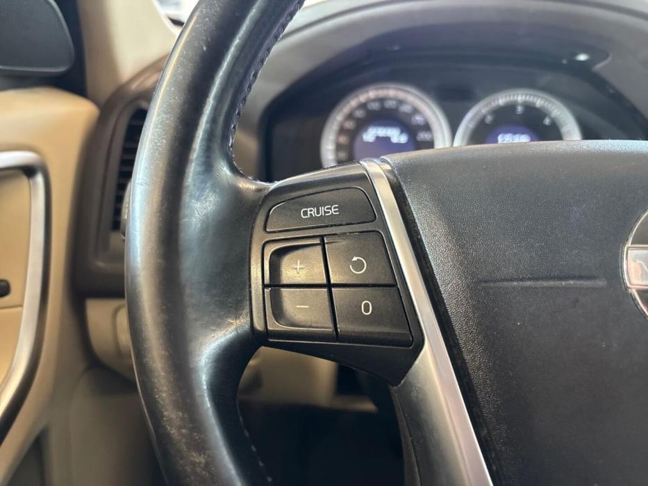 VOLVO XC60 2011