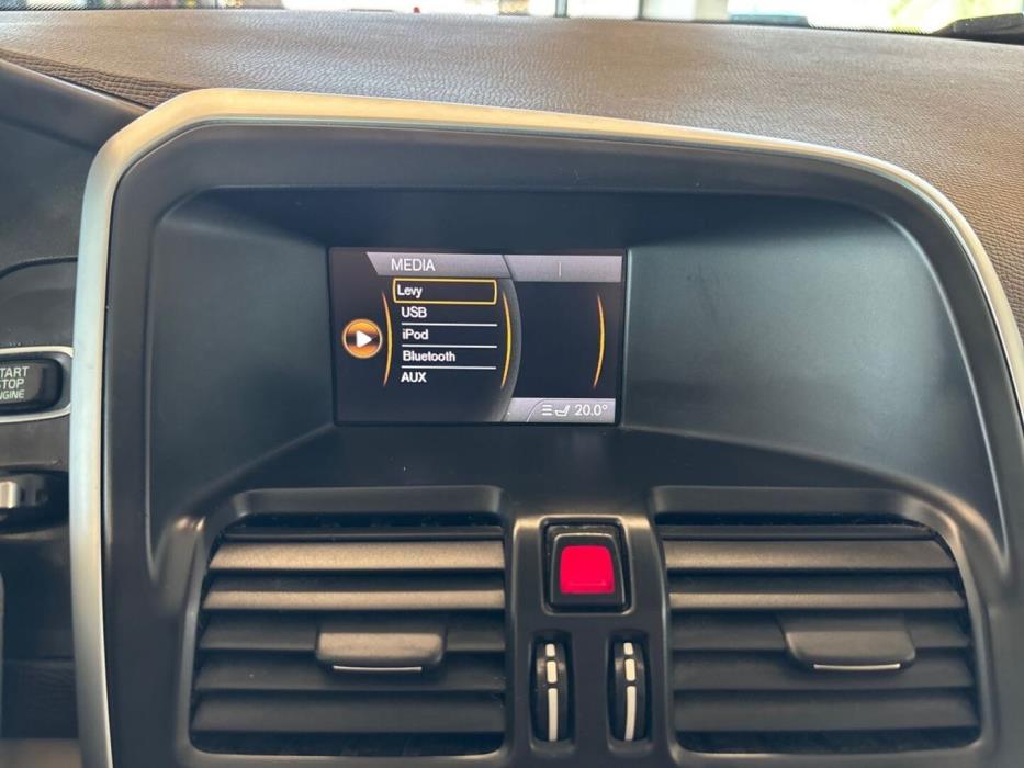 VOLVO XC60 2011