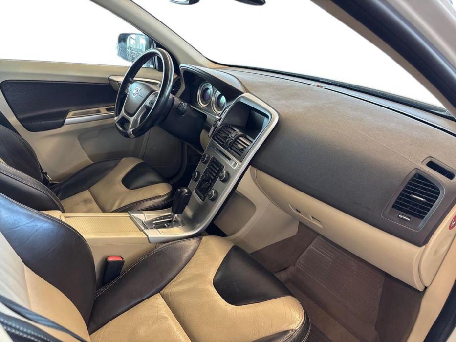 VOLVO XC60 2011
