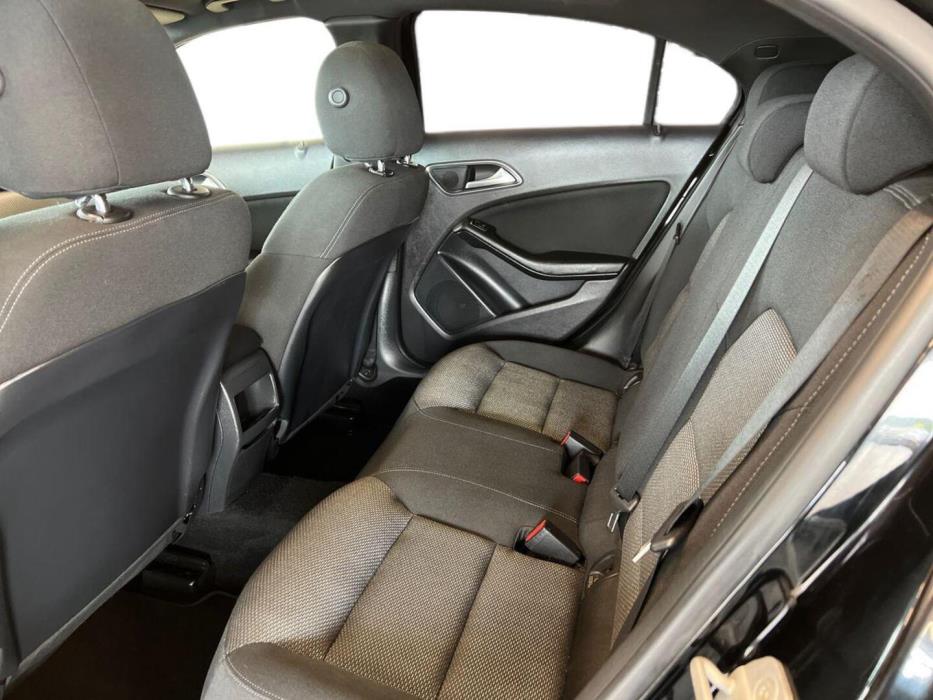 MERCEDES-BENZ A 2013