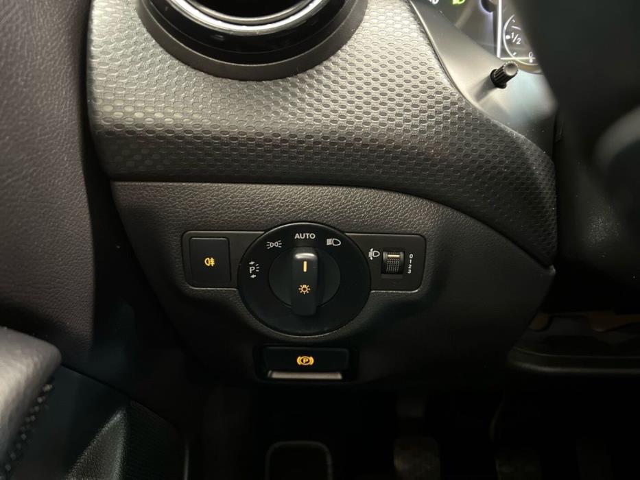 MERCEDES-BENZ A 2013