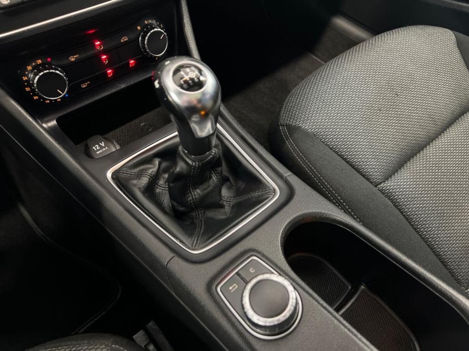 MERCEDES-BENZ A 2013