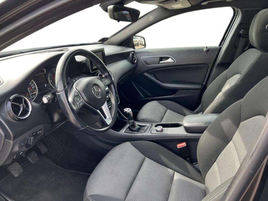 MERCEDES-BENZ A 2013