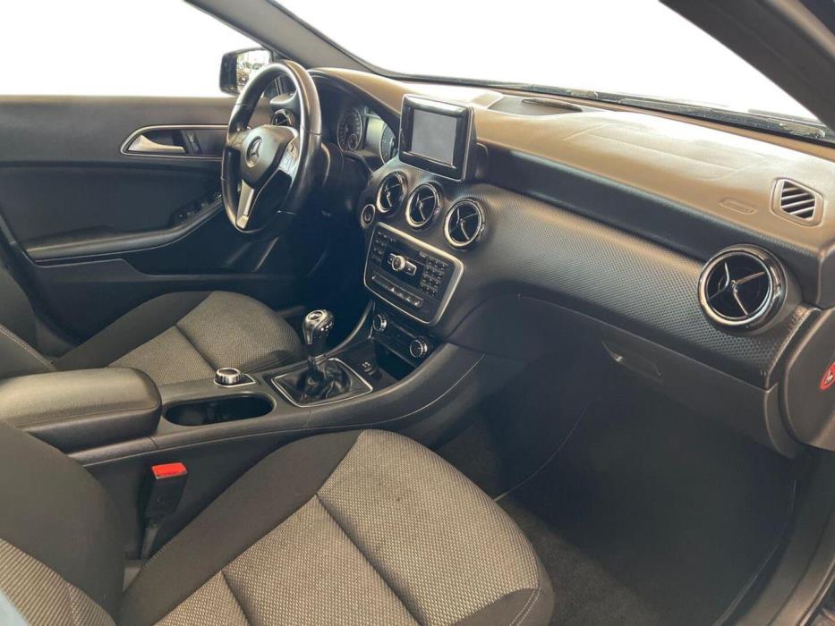 MERCEDES-BENZ A 2013