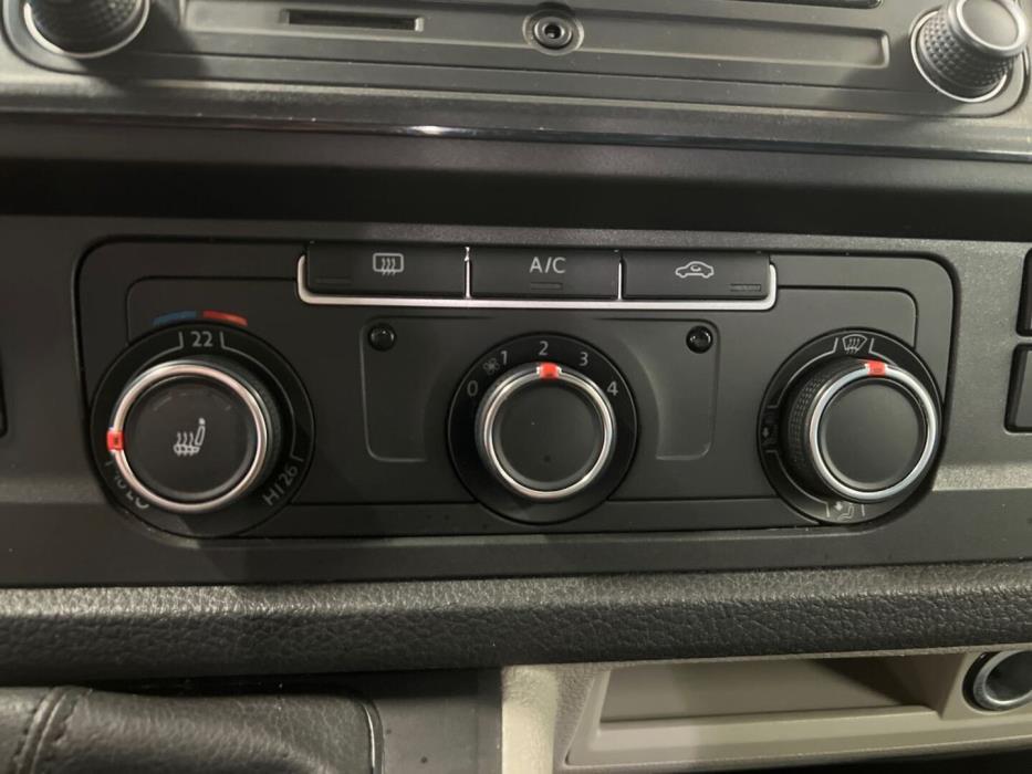 VOLKSWAGEN Transporter 2017