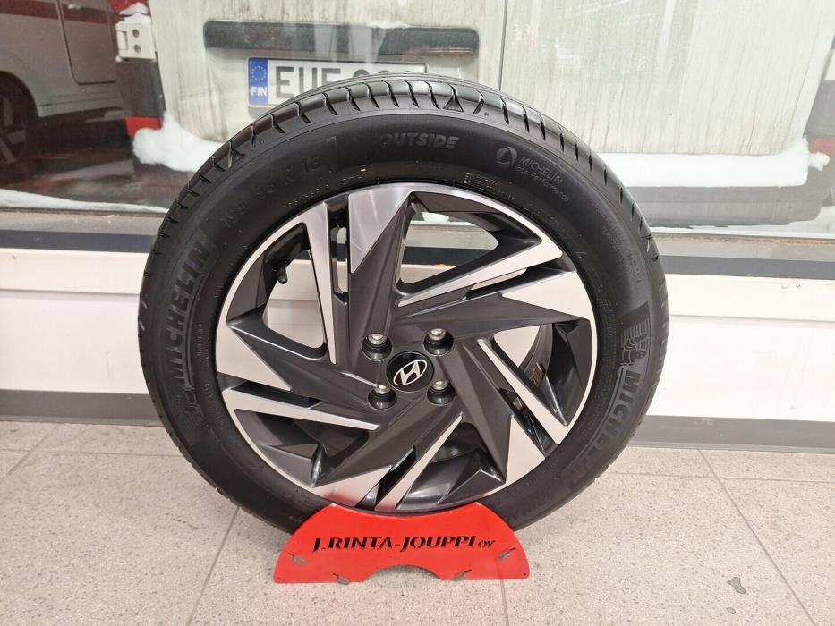 HYUNDAI i20 Hatchback 2021