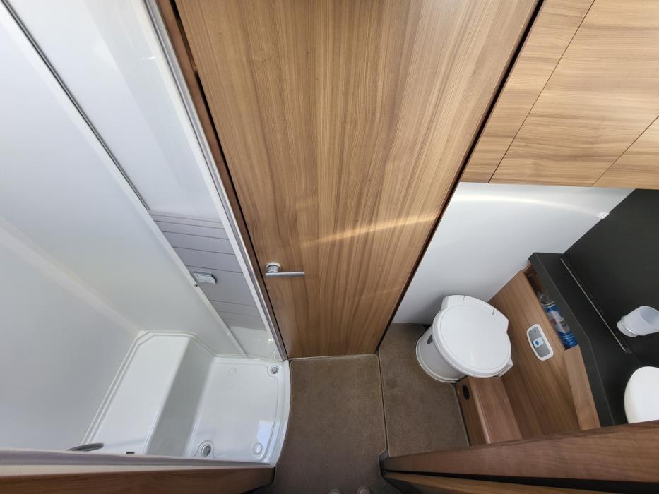 ADRIA Matrix Axess 670 SC 2019