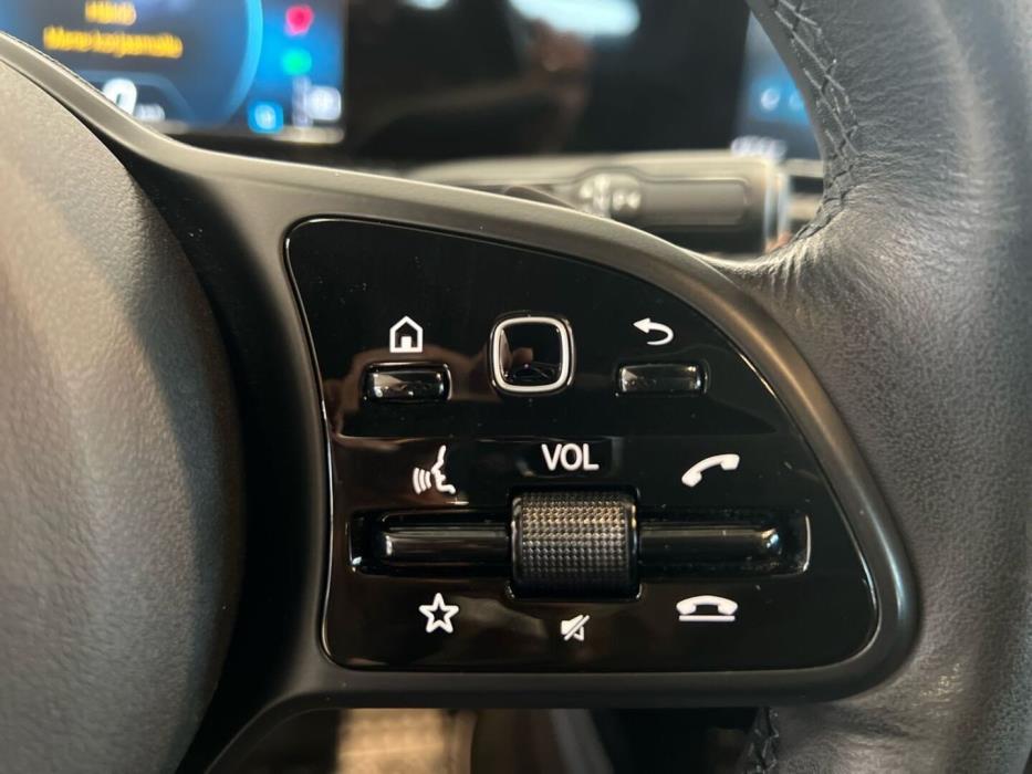 MERCEDES-BENZ A 2019