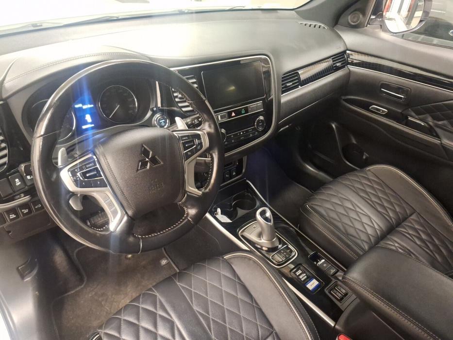 MITSUBISHI Outlander PHEV 2019