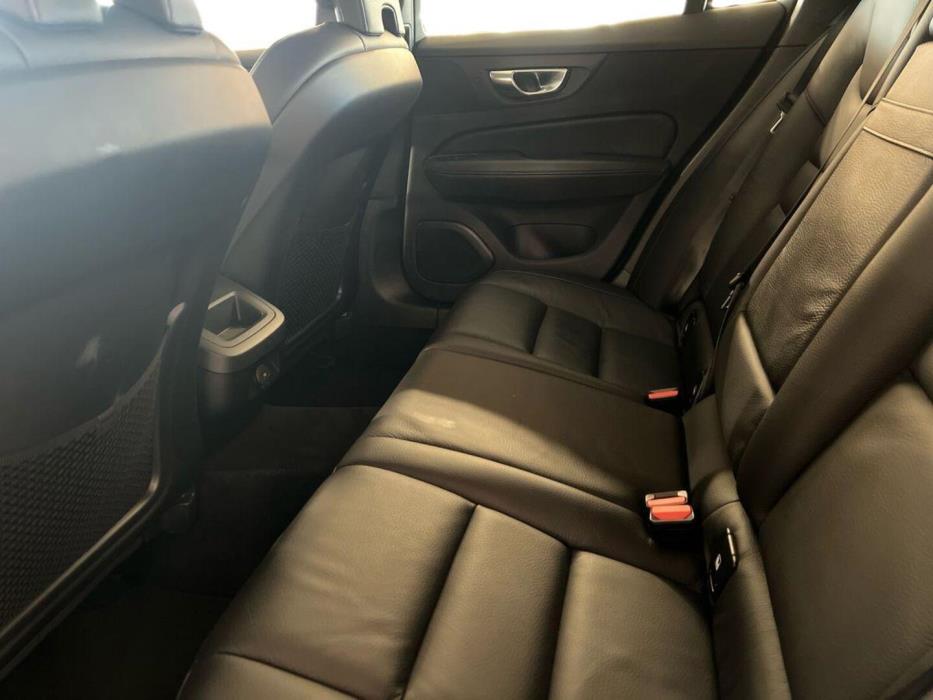 VOLVO V60 2022