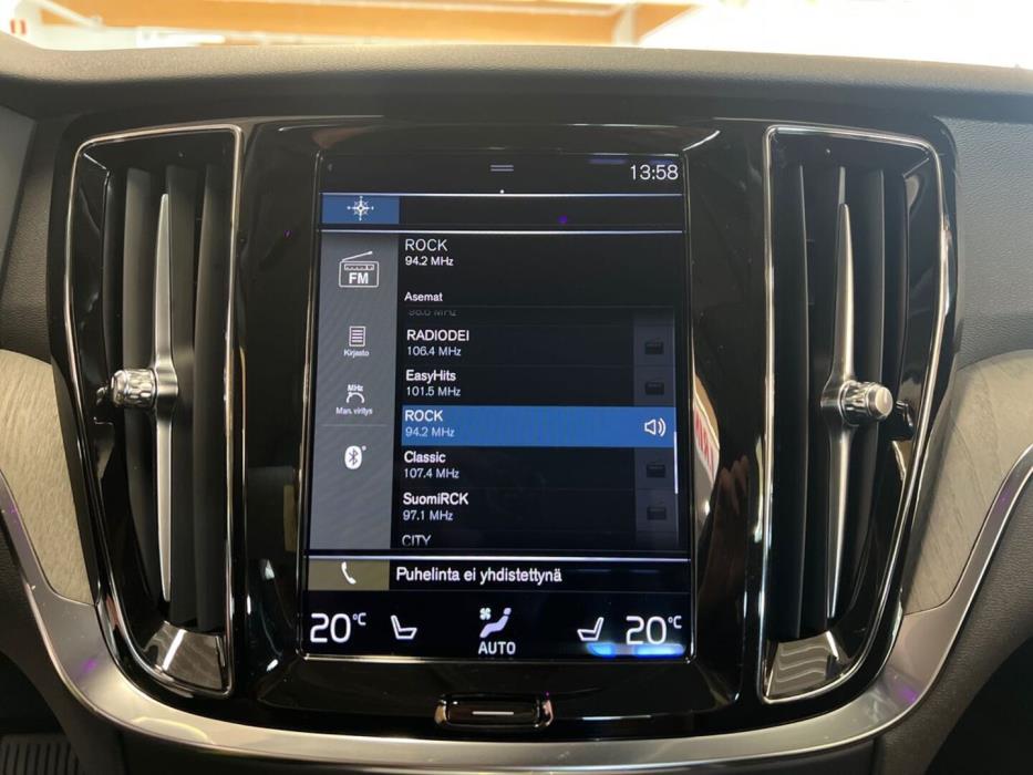 VOLVO V60 2022