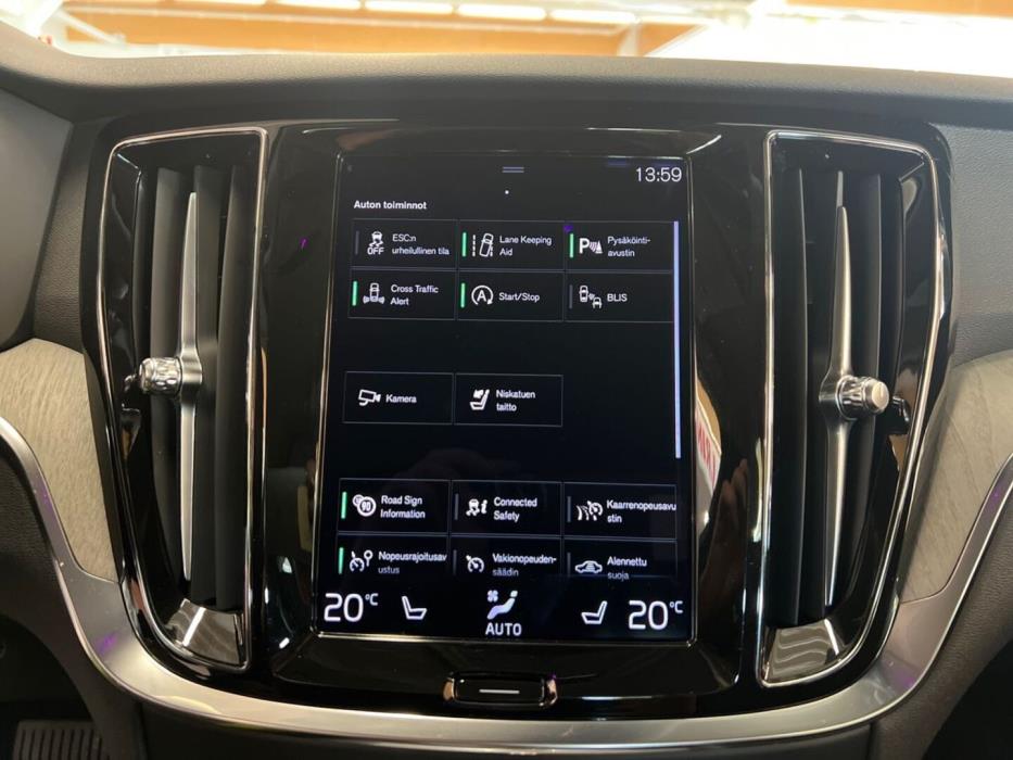 VOLVO V60 2022