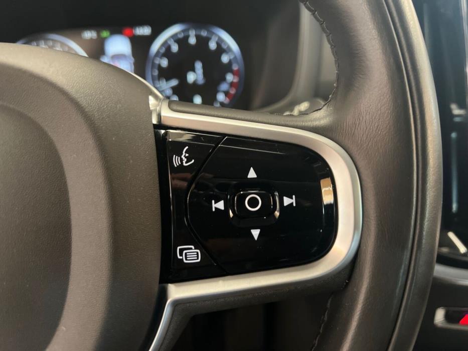 VOLVO V60 2022