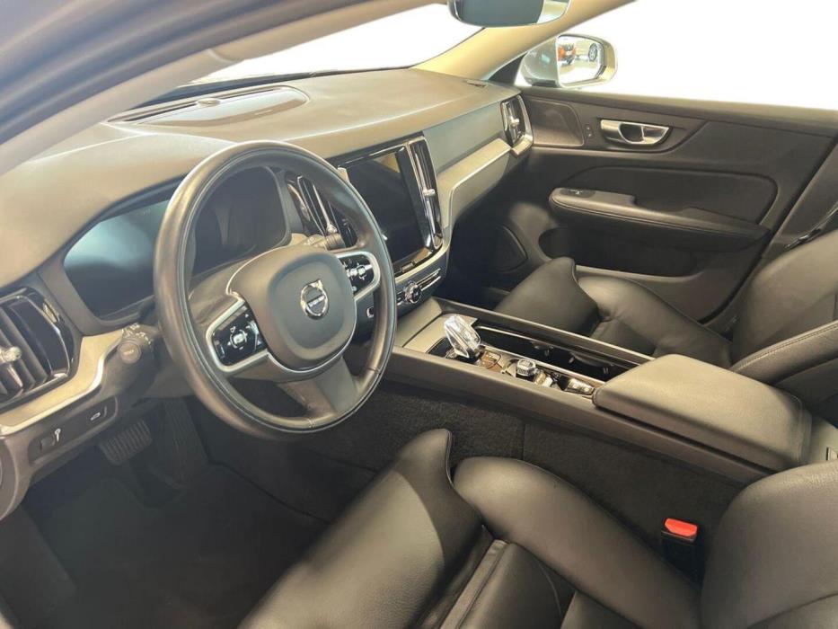 VOLVO V60 2022