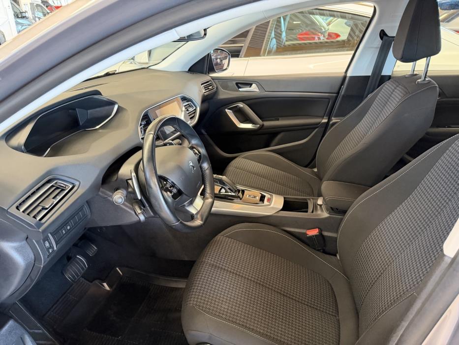 PEUGEOT 308 2021
