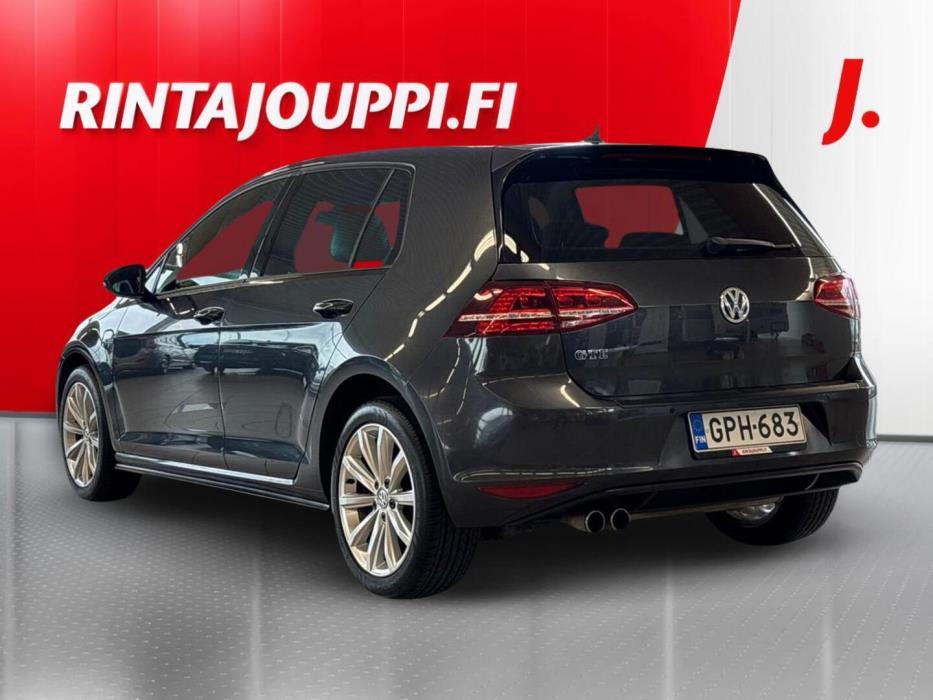 VOLKSWAGEN Golf 2016