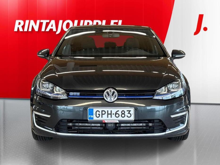 VOLKSWAGEN Golf 2016