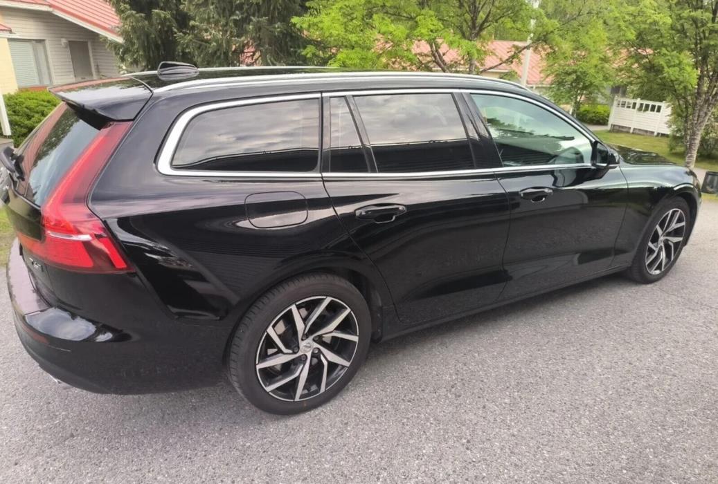 VOLVO V60 2020