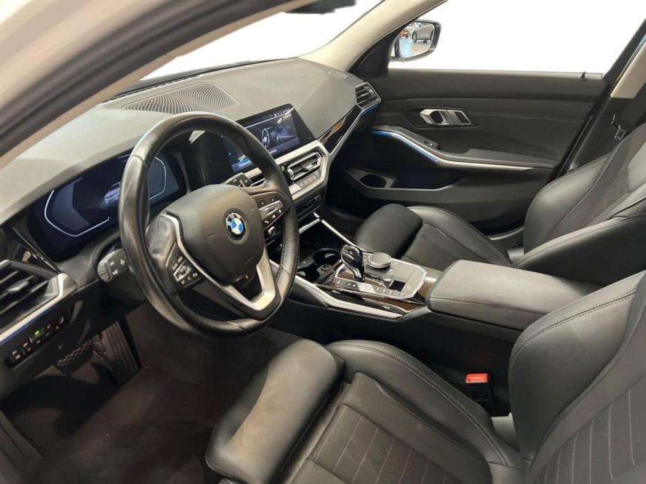 BMW 330 2021