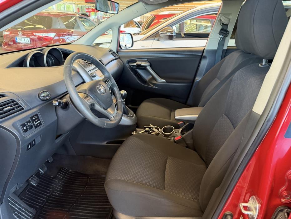 TOYOTA Verso 2010