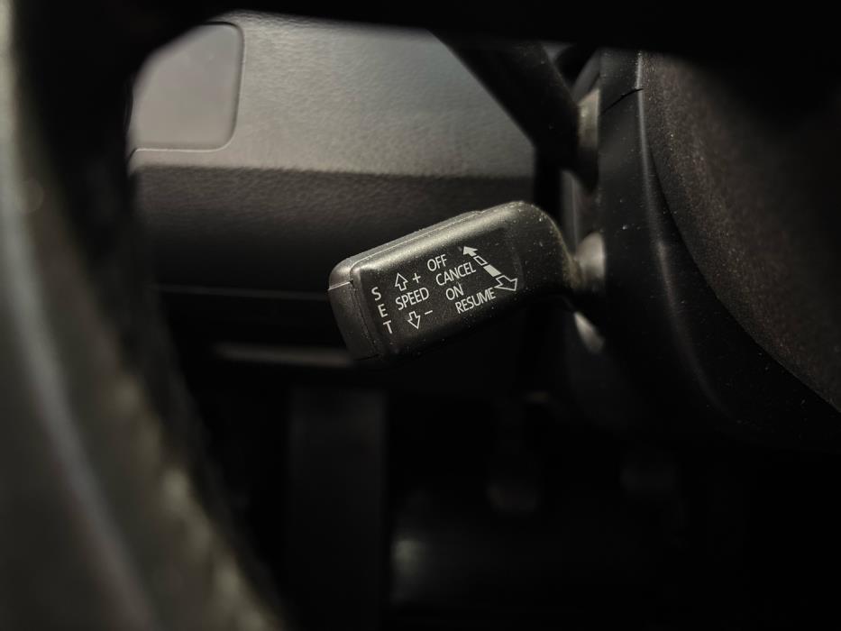 VOLKSWAGEN Passat 2011