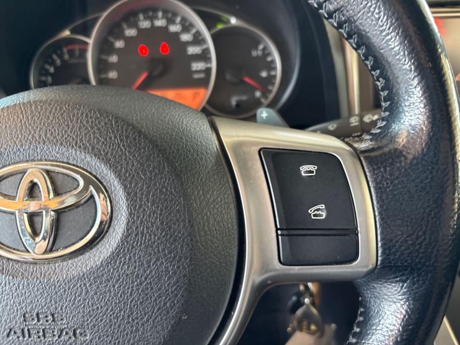 TOYOTA Verso-S 2011
