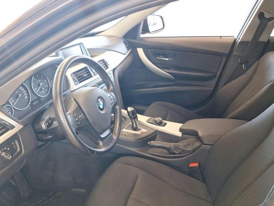 BMW 320 2012