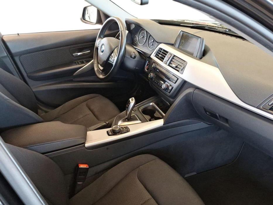 BMW 320 2012