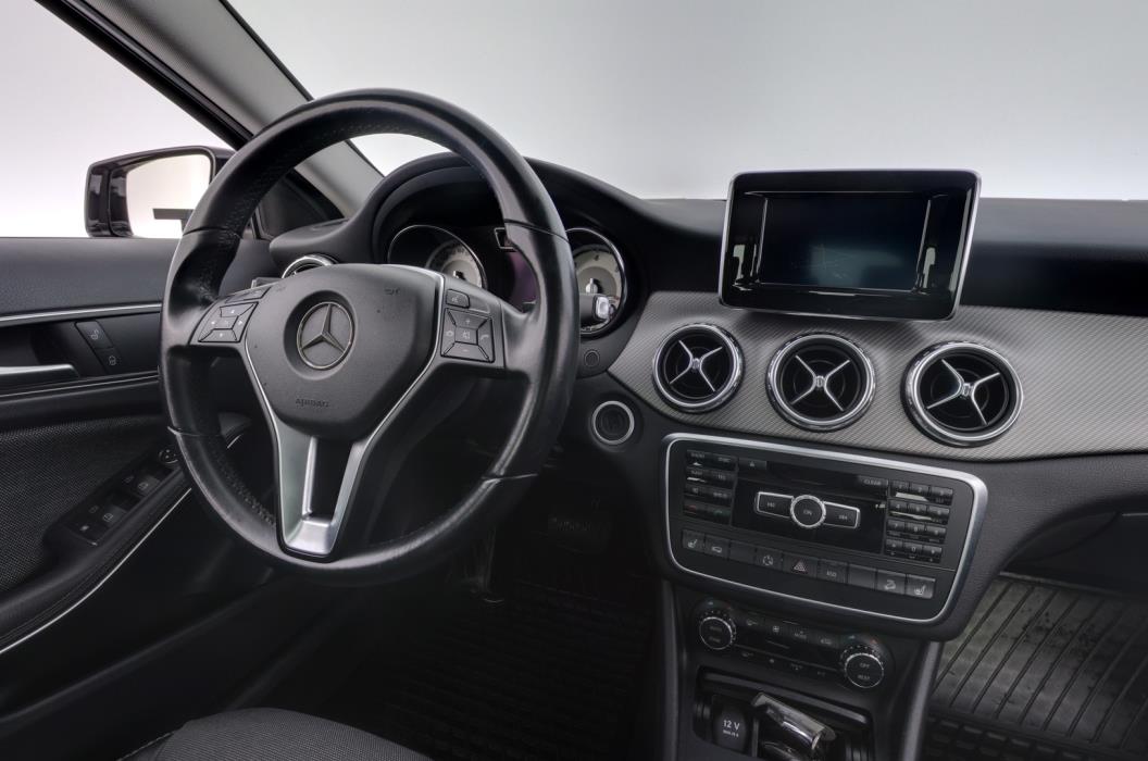 MERCEDES-BENZ GLA 2015