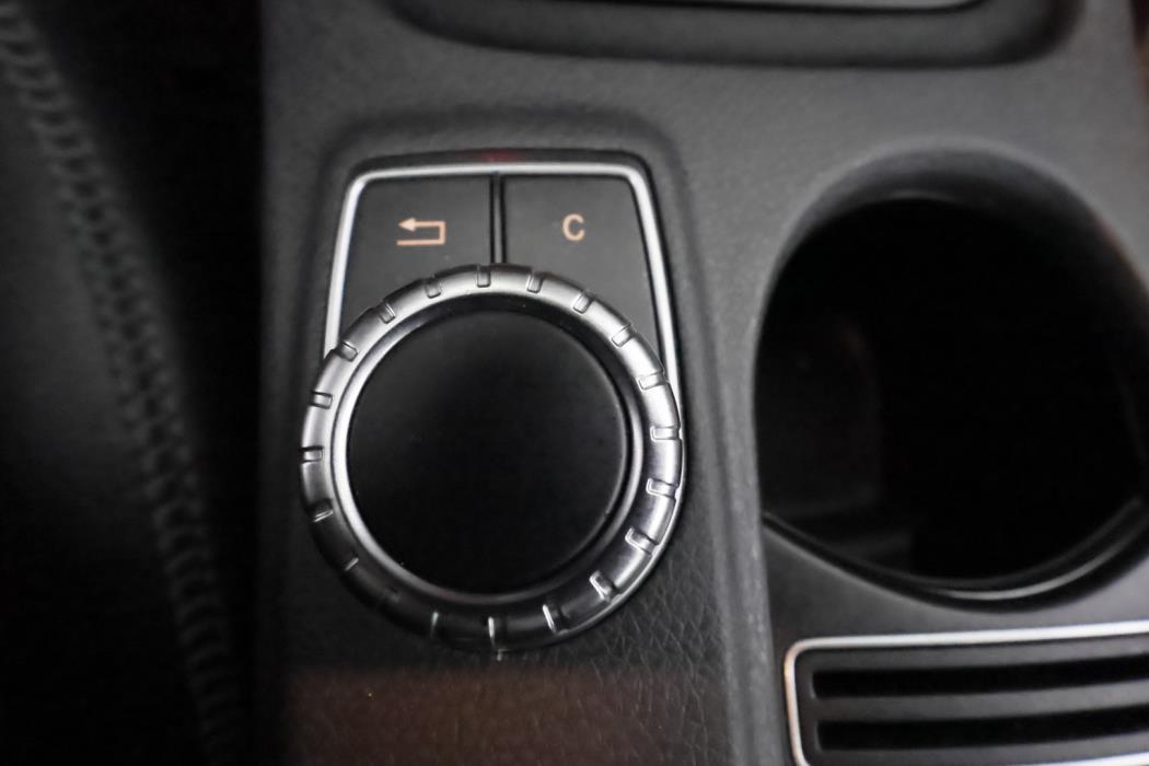 MERCEDES-BENZ GLA 2015