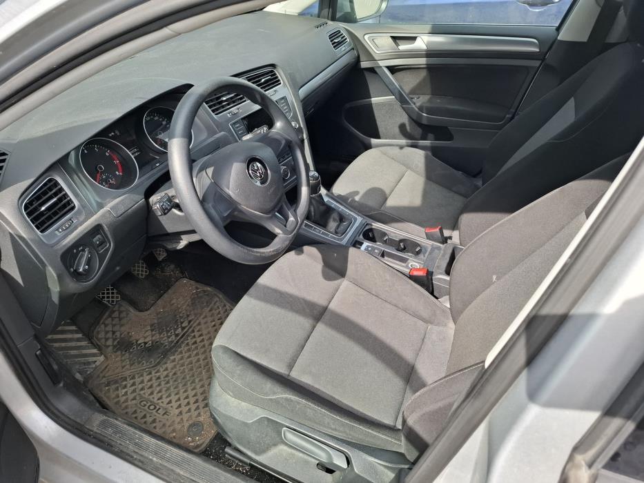 VOLKSWAGEN Golf 2014