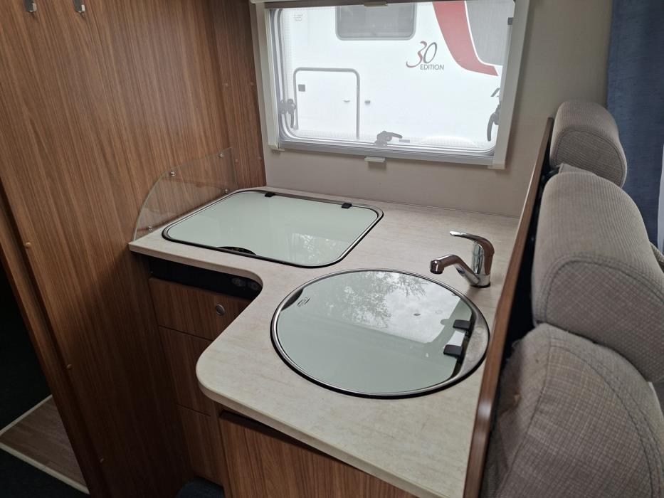 CARADO T449 2015