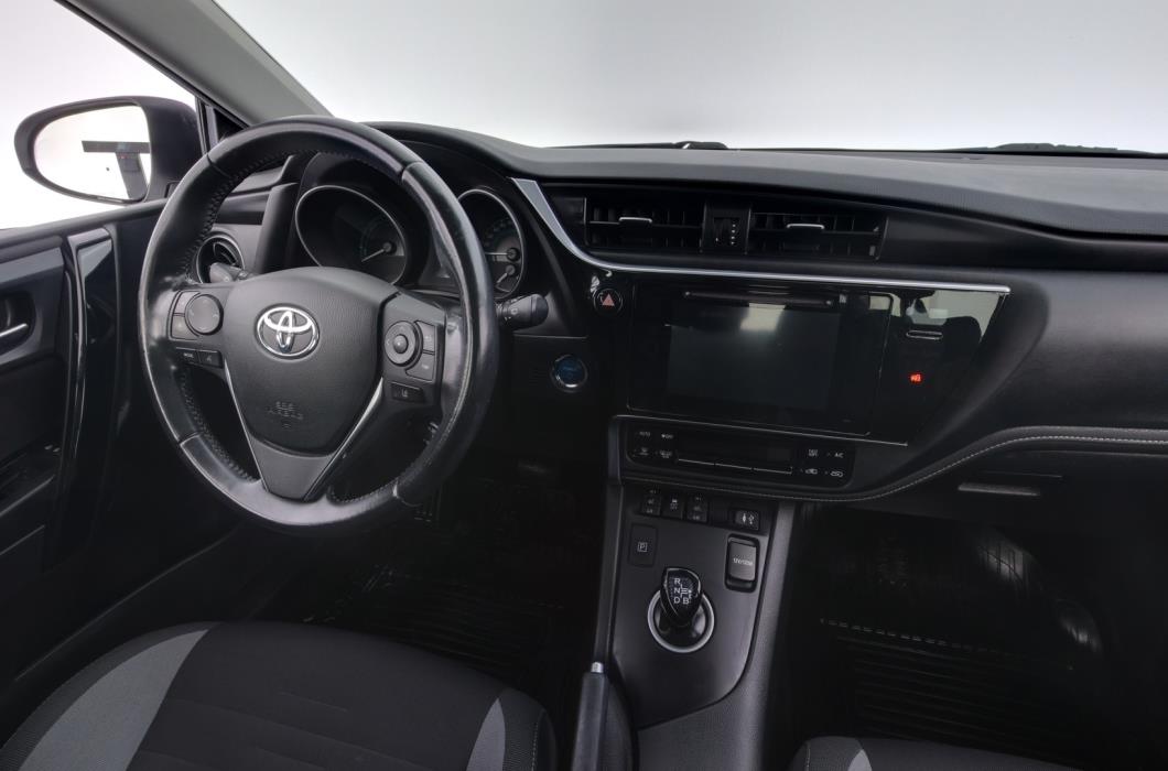 TOYOTA Auris 2017