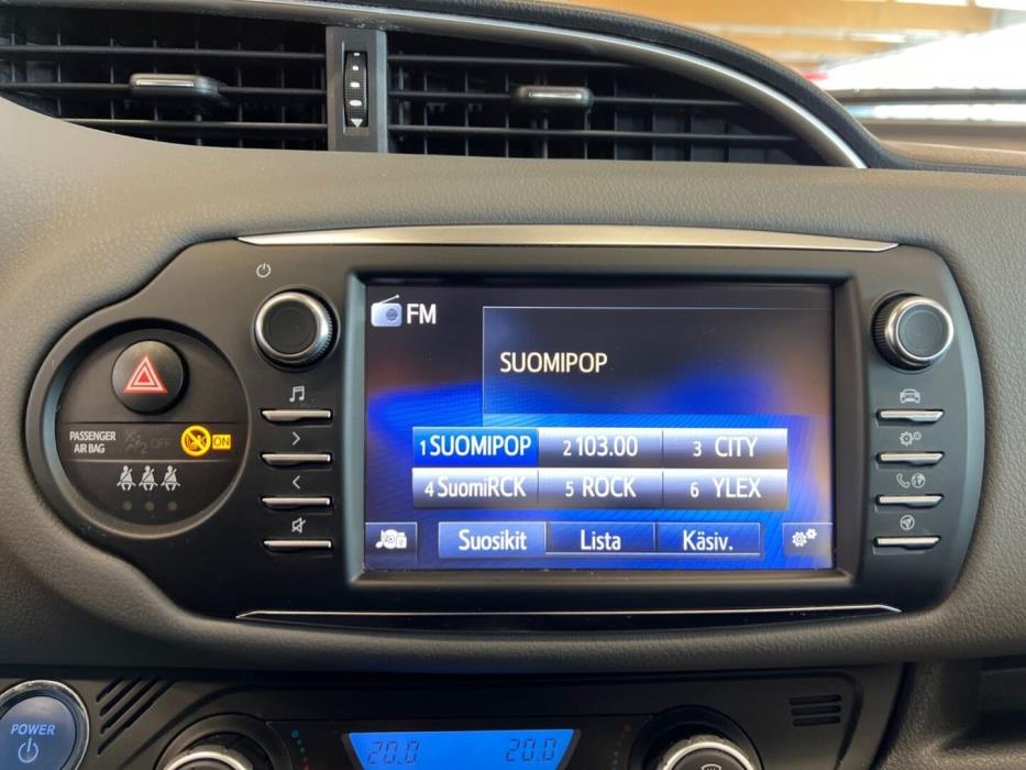 TOYOTA Yaris 2018