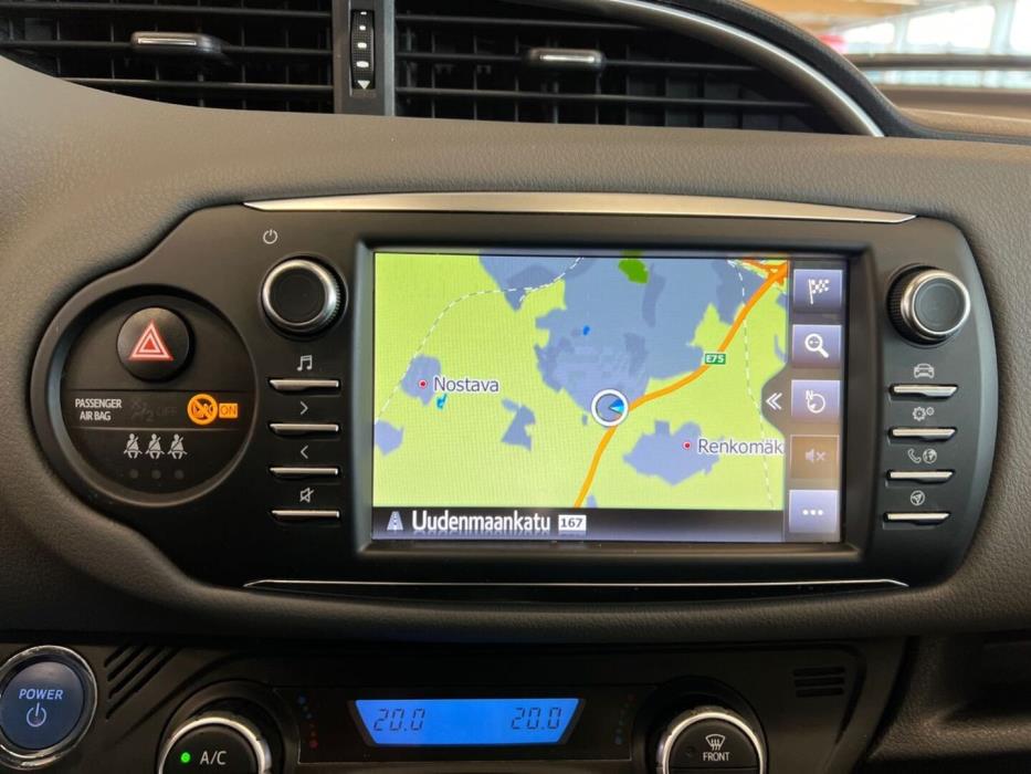 TOYOTA Yaris 2018