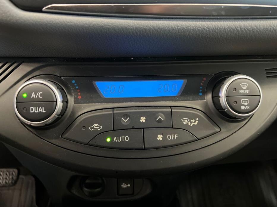 TOYOTA Yaris 2018