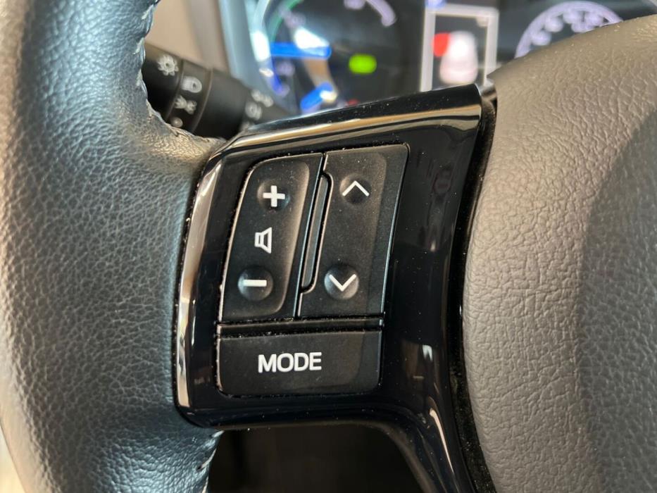TOYOTA Yaris 2018