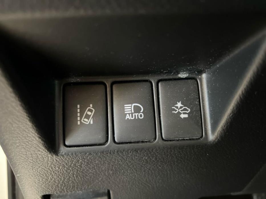 TOYOTA Yaris 2018